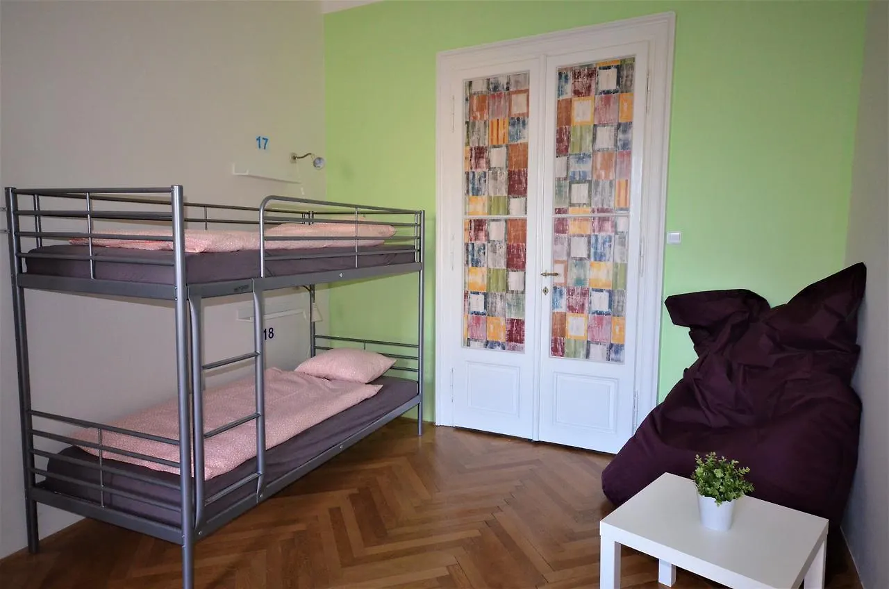 Ostello Travel&Joy Backpackers Praga 0*,